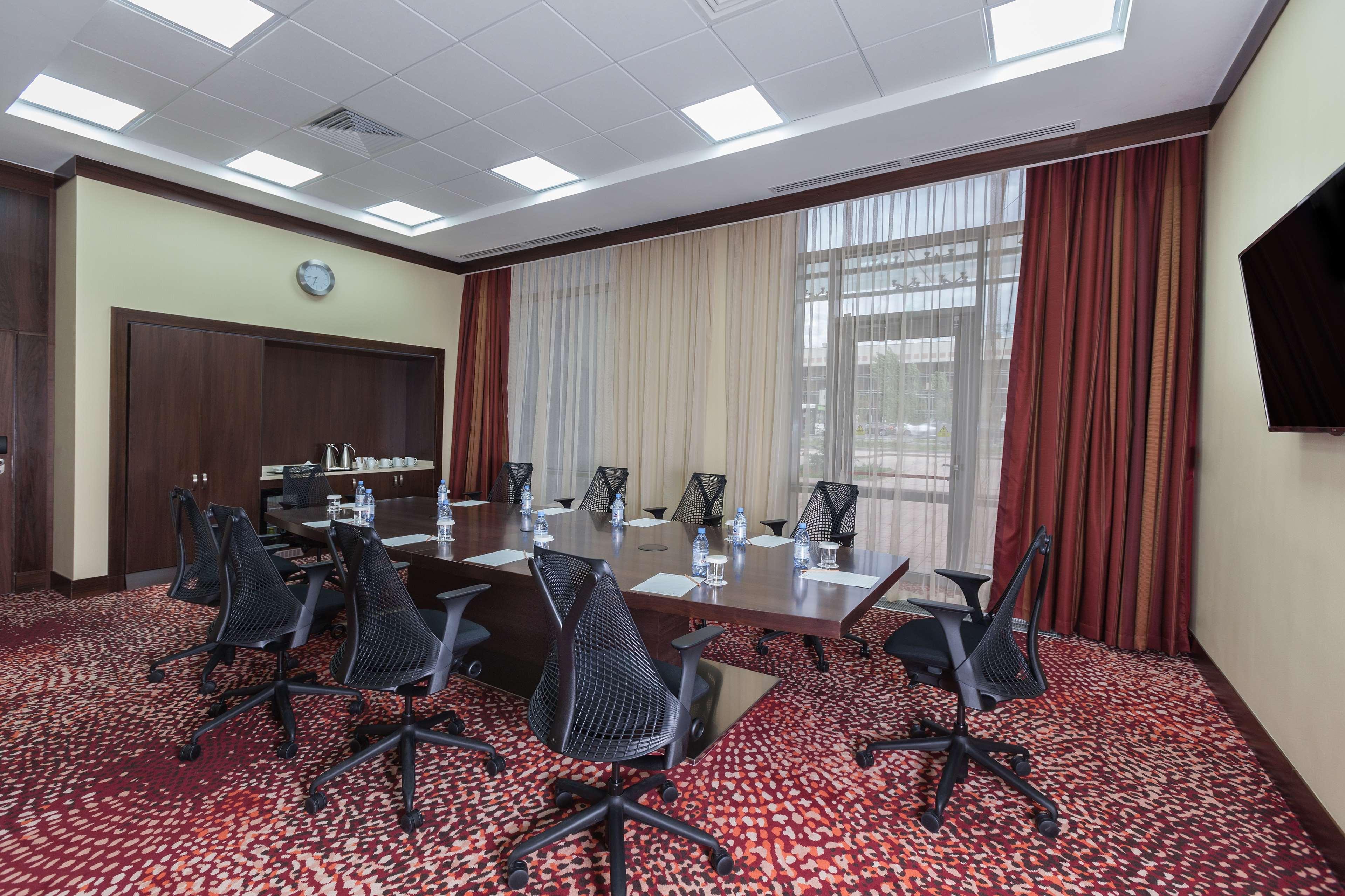 Hilton Garden Inn Astana Exterior photo