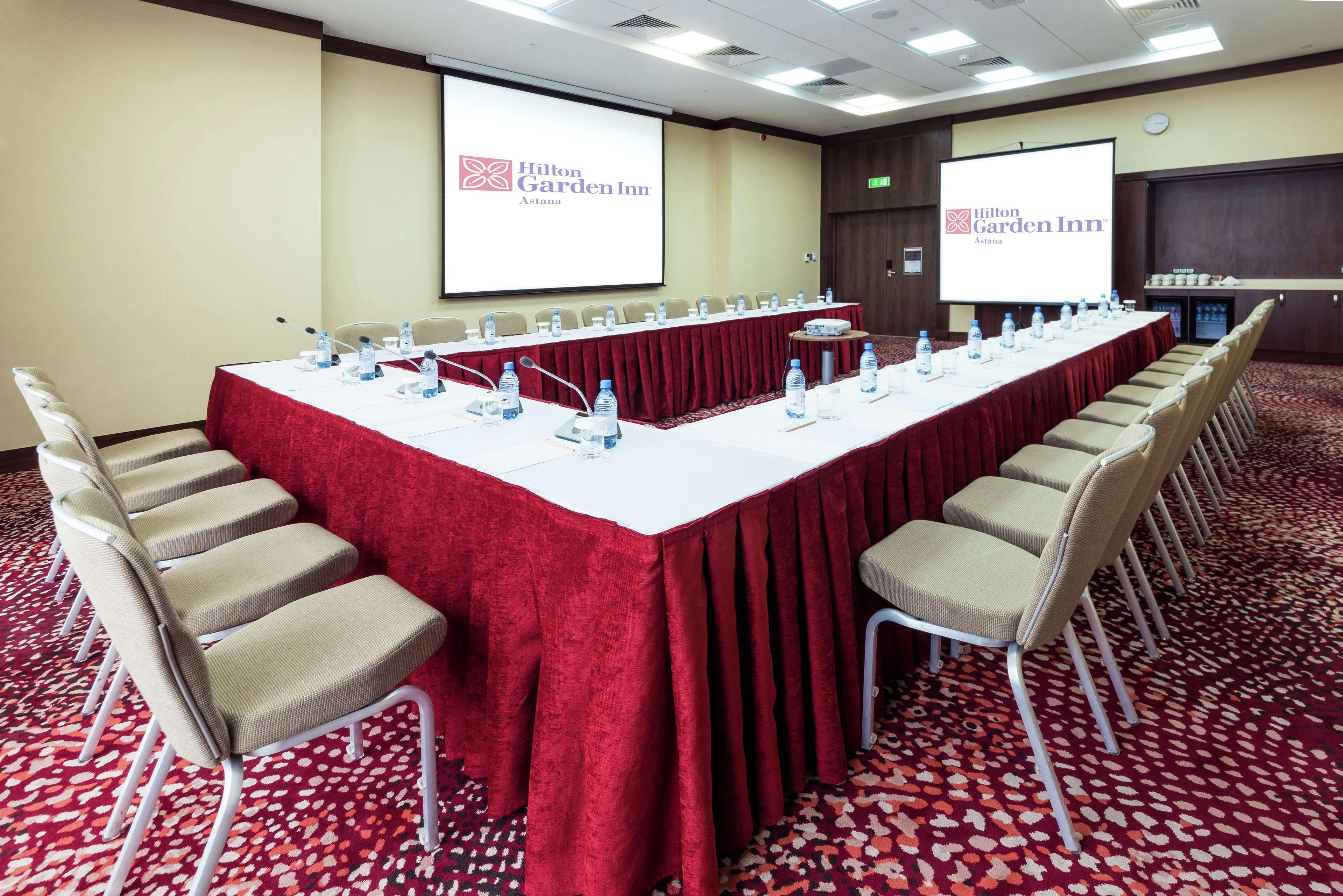 Hilton Garden Inn Astana Exterior photo