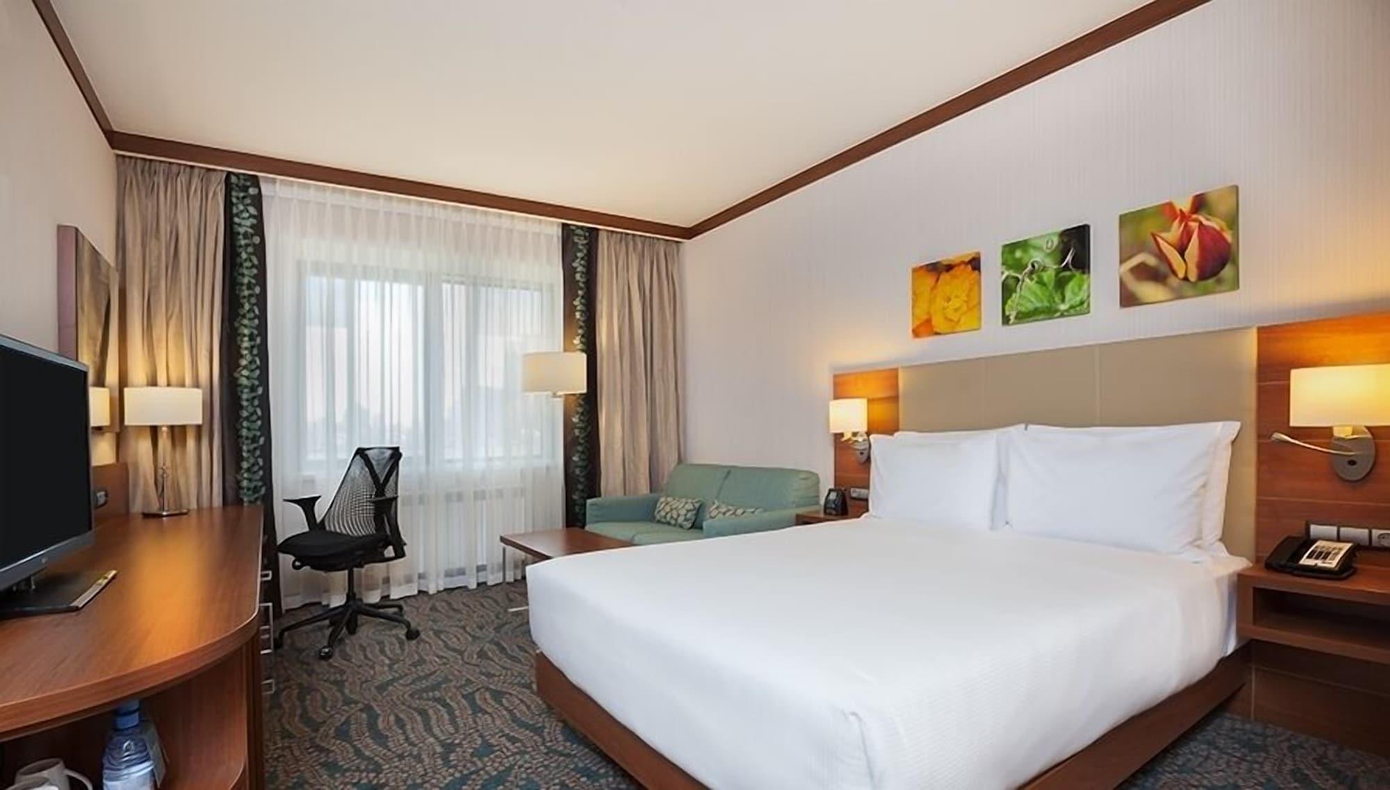 Hilton Garden Inn Astana Exterior photo