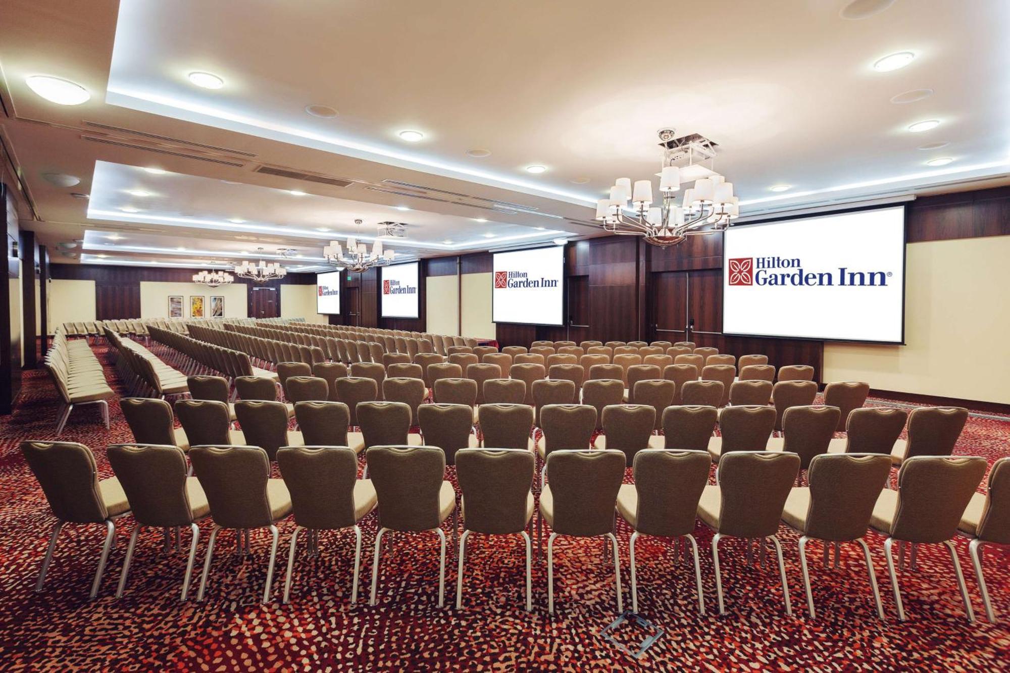 Hilton Garden Inn Astana Exterior photo